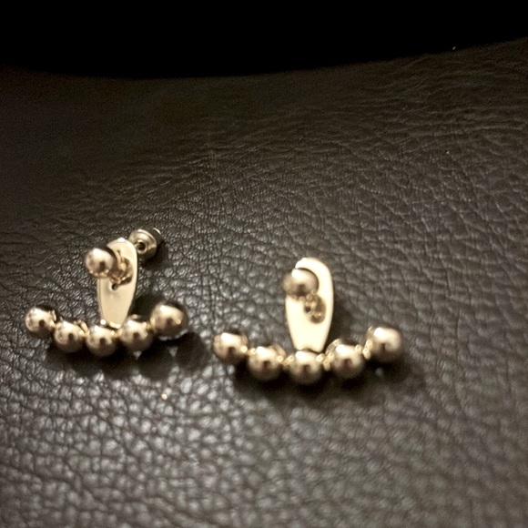 Peas In A Gold Stud Earrings - Picture 5 of 5